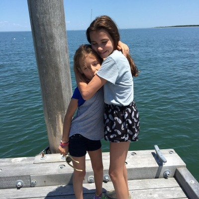 Elliott Anastasia Stephanopoulos sharesa close bond with her sister Harper Andrea Stephanopoulos